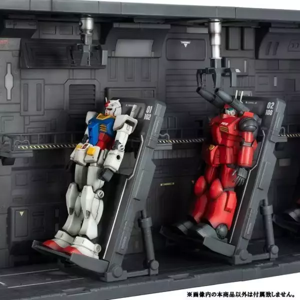 「「機動戦士ガンダム」全長約500mm“ホワイトベースのカタパルトデッキ”が装いを新たに登場！」の画像
