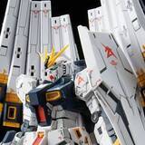 「「ガンダム 逆襲のシャア」νガンダムのダブル・フィン・ファンネル装備を再現！ 拡張ユニットが登場」の画像1