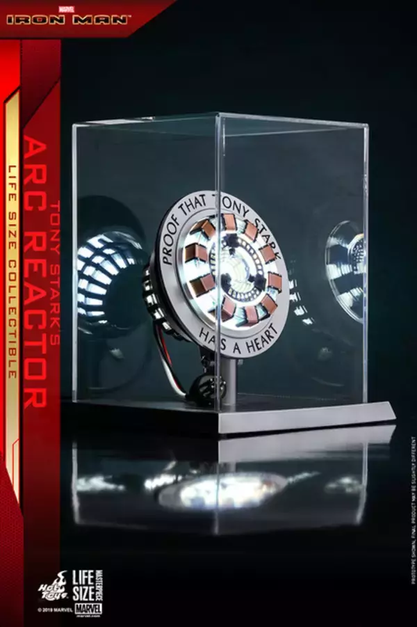 「「アイアンマン」アーク・リアクターが実物大スケールで忠実に立体化！LEDライトアップ機能も」の画像