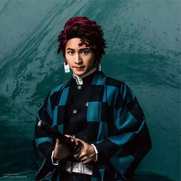 「舞台「鬼滅の刃」キャスト発表！“水の呼吸”を繰り出す炭治郎の姿お披露目」の画像