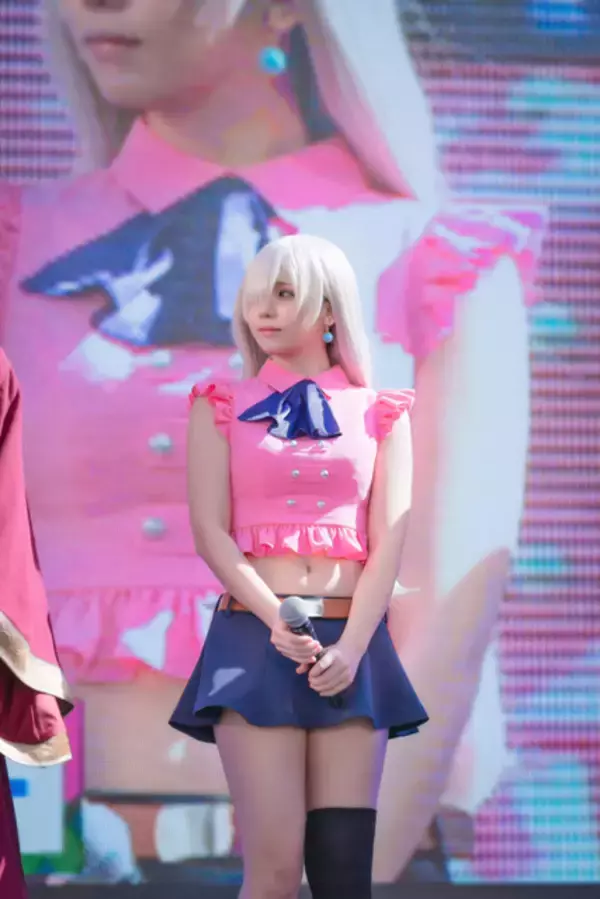 「宇垣美里、えなこら人気コスプレイヤーが集結！「池袋ハロウィンコスプレフェス2019」幕が上がる」の画像