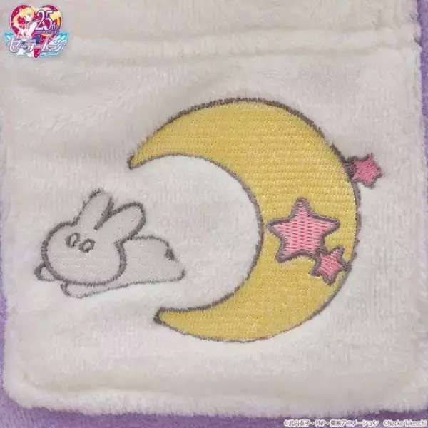 「「セーラームーン」うさぎ＆ちびうさの布団柄でふわもこ♪ ルームウェア登場」の画像