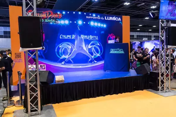 「シンガポールにまでオタ芸は普及！ 業界最大手「ルミカ」大閃光ブレードのリピーターが多い理由【C3AFA】」の画像