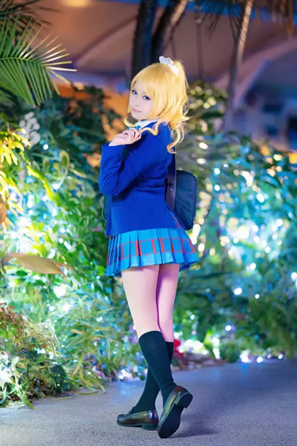 「【コスプレ】「ラブライブ！」絢瀬絵里とロマンチックに水族館で…注目レイヤー・天音ありぃ【写真19枚】」の画像