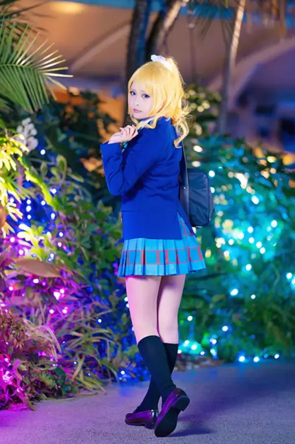 「【コスプレ】「ラブライブ！」絢瀬絵里とロマンチックに水族館で…注目レイヤー・天音ありぃ【写真19枚】」の画像