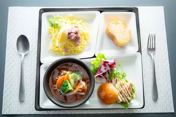 「「SAO cafe」正式オープン！キリト、アスナ、ユージオ、アリスらイメージのメニューも」の画像