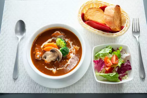 「「SAO cafe」正式オープン！キリト、アスナ、ユージオ、アリスらイメージのメニューも」の画像