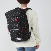「ラブライブ！×OUTDOOR PRODUCTS」ブラックカラーの普段使いしやすいコラボバッグ登場
