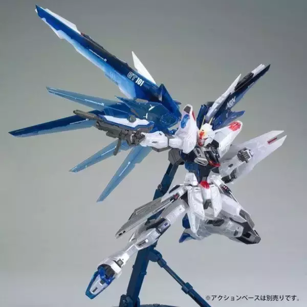 「「機動戦士ガンダムSEED」フリーダムガンダム、限定ガンプラ再販！ クリアカラーに注目」の画像