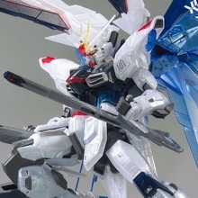 「機動戦士ガンダムSEED」フリーダムガンダム、限定ガンプラ再販！ クリアカラーに注目