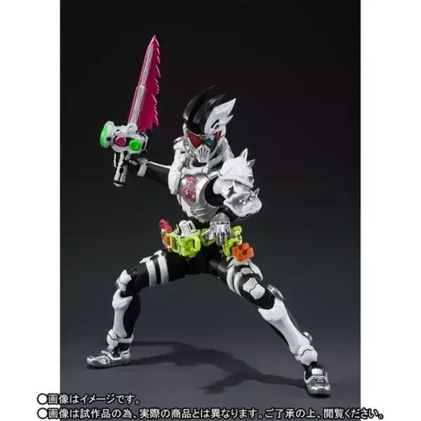 「“ 宝生永夢ゥ！”「仮面ライダーゲンム」ゲーマードライバーを装備した姿で立体化」の画像