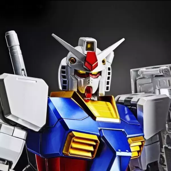 「機動戦士ガンダム」RX-78-2 ガンダム、“チタニウムフィニッシュ”でPG 1/60ガンプラ化！ こだわりの外装を見よ