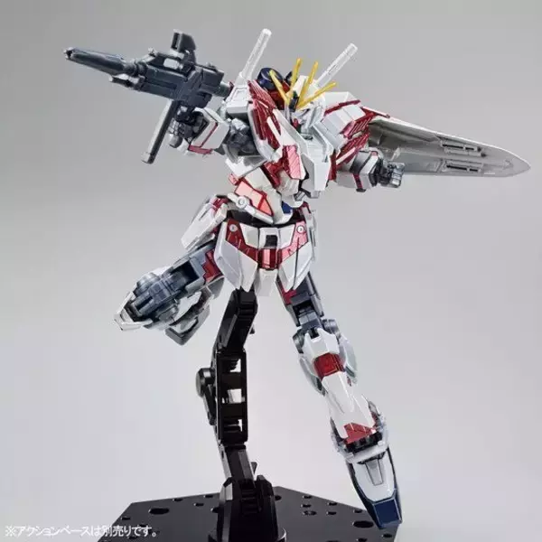 「「機動戦士ガンダムNT」ナラティブ（C装備）、“チタニウム加工”でHGガンプラ化！ 高級感＆重厚感漂う仕上がりに」の画像