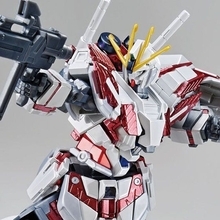 「機動戦士ガンダムNT」ナラティブ（C装備）、“チタニウム加工”でHGガンプラ化！ 高級感＆重厚感漂う仕上がりに