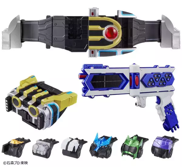 「「仮面ライダーキバ」イクサの“変身ベルト”が登場！ 現代モードから過去モードへの切り替えも可能」の画像