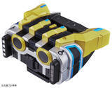 「「仮面ライダーキバ」イクサの“変身ベルト”が登場！ 現代モードから過去モードへの切り替えも可能」の画像5