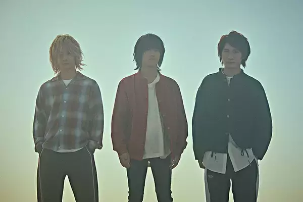 「「ド級編隊エグゼロス」サイタマ支部メンバーが描かれたキービジュアル公開！ OP担当ユニットには松岡禎丞も参加」の画像