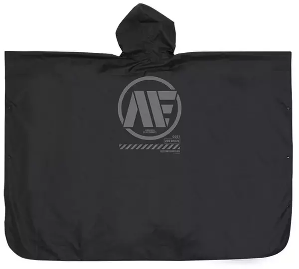 「「ガンダム」これを着れば“ジオン軍人”気分!? レインポンチョ新発売　“アナハイム社”や“08小隊”モデルも」の画像