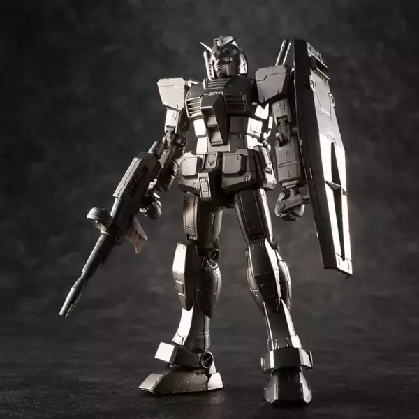 40周年の集大成…「ガンダリウム合金モデル」のガンプラが登場！ 地球の重力で感じる「ガンダム」の重み