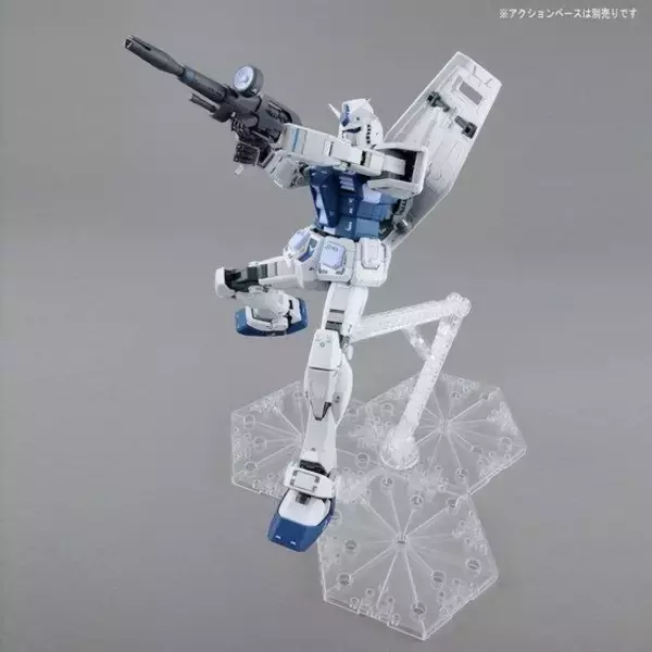 「「ガンダム」ガンダムが限定MG1/100でガンプラ化！ 爽やかなブルーのガンダムベースカラーに注目」の画像