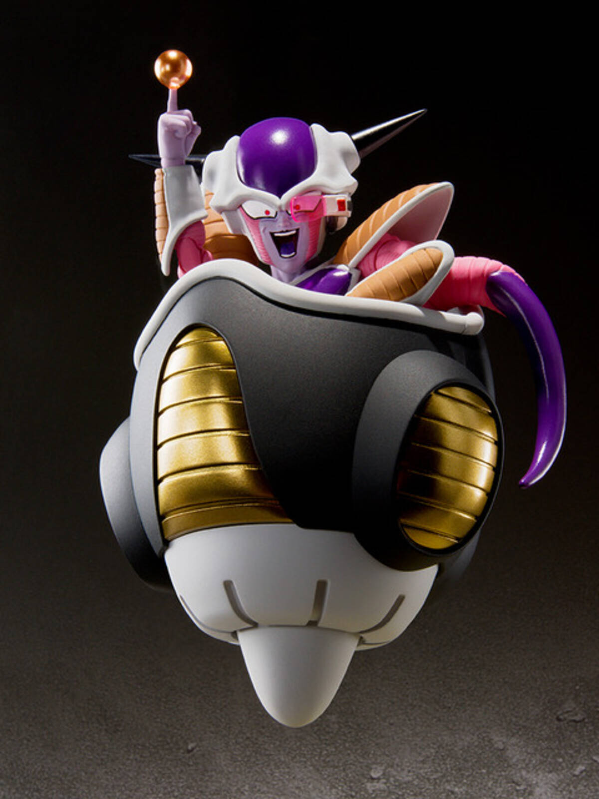 ドラゴンボール フリーザ 第一形態 フリーザポッド 鳥山明監修でフィギュア化 初立体化のポッドの内部に注目 年11月5日 エキサイトニュース
