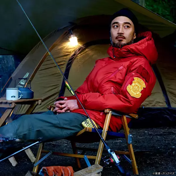 「機動戦士Zガンダム」ダウンジャケット発売！国産シュラフメーカーNANGAとコラボ