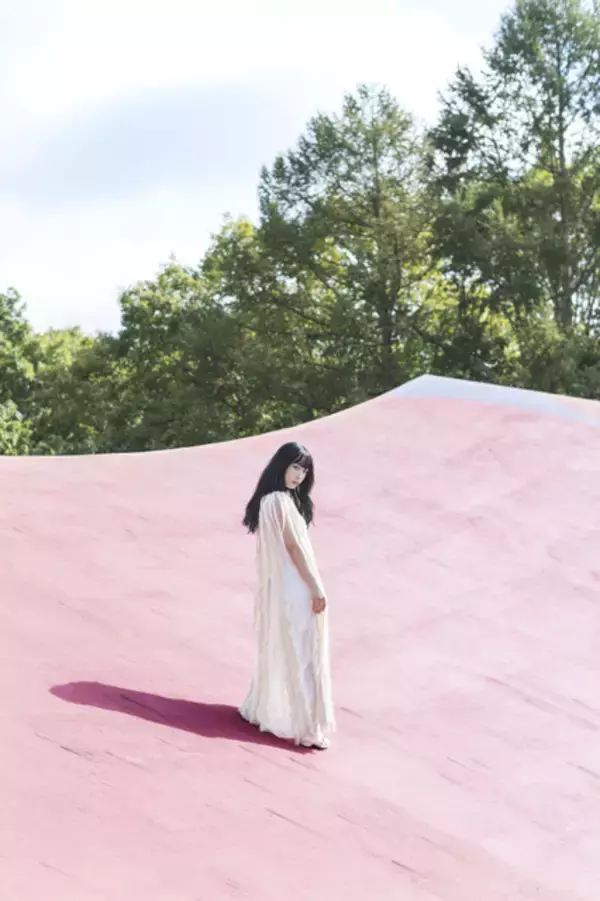「「ラブライブ！」Aqours声優・小林愛香、2021年カレンダー発売！ 「いつもより、ちょっと大人っぽい表情も」」の画像
