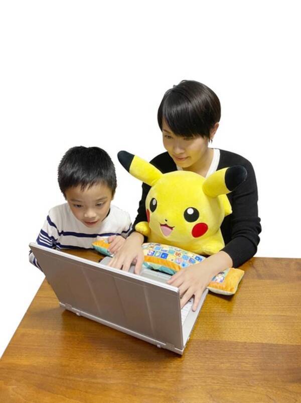 ポケモン ピカチュウを抱っこして快適テレワーク Pcクッション アームレスト登場 年11月11日 エキサイトニュース