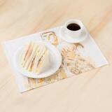 「「名探偵コナン」喫茶ポアロの店員になれちゃう？ エプロン＆ランチョンマットが登場」の画像5