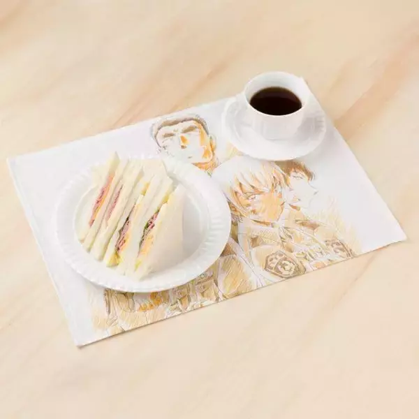 「「名探偵コナン」喫茶ポアロの店員になれちゃう？ エプロン＆ランチョンマットが登場」の画像