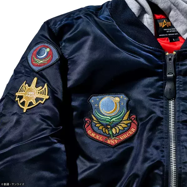 「「ガンダムSEED」キラ＆アスランをイメージした“MA-1”ジャケット登場！ ミリタリーブランド・ALPHAとコラボ」の画像