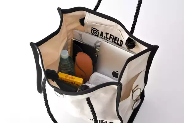 「「エヴァ」“ATフィールド”全開!!なバッグ3種登場 機能面に自信あり」の画像