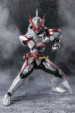 「「仮面ライダーセイバー」“すなわち、ド強い！” ドラゴニックナイトのフィギュアが登場」の画像3