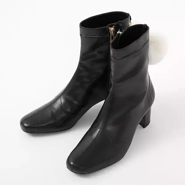 「「刀剣乱舞」鳴狐、厚藤四郎、乱藤四郎、平野藤四郎ら四振りが上品なシューズとなって登場！ 普段使い◎」の画像