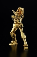 「機動戦士ガンダム」RX78-2ガンダム＆シャア専用ザクIIが純金像に！ 価格は2,640万円