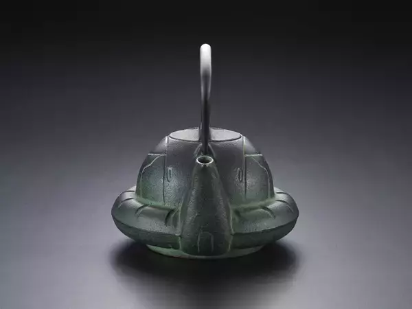 「「機動戦士ガンダム」見せてもらおうか“南部鉄器”の性能とやらを！ザクの頭部型鉄瓶が発売」の画像