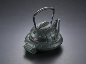 「機動戦士ガンダム」見せてもらおうか“南部鉄器”の性能とやらを！ザクの頭部型鉄瓶が発売
