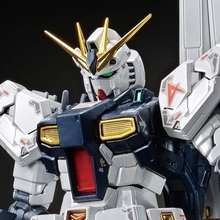 「機動戦士ガンダム」νガンダム、“チタニウムフィニッシュ”ガンプラ登場！ 「ガンダムベース」限定の豪華仕様に注目