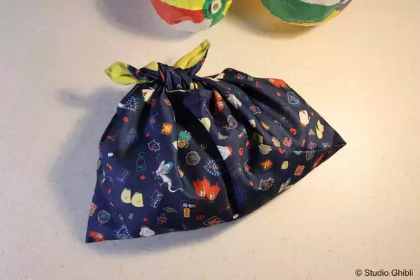 「「千と千尋の神隠し」不思議の町の縁日をイメージ！和小物シリーズ登場」の画像