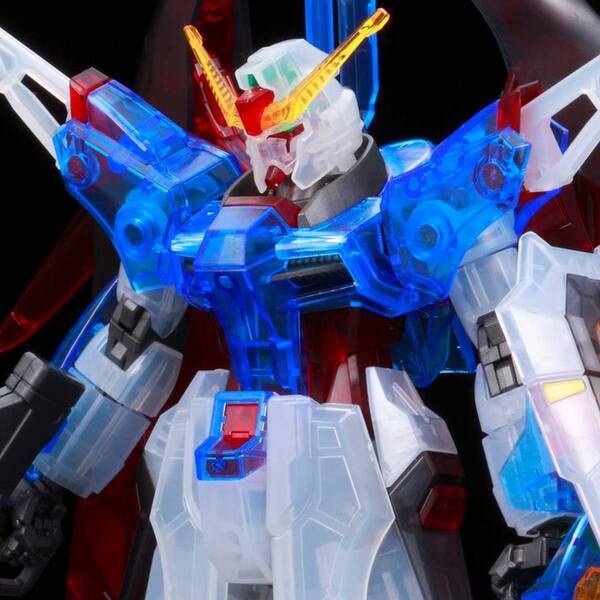 ガンダムseed Destiny デスティニーガンダム クリアカラー でガンプラ化 パルマフィオキーナ 用のハンドパーツも付属 21年8月29日 エキサイトニュース