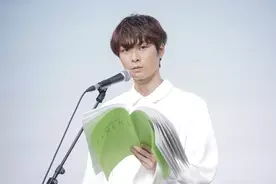 声優 増田俊樹 学校を舞台に 妄想を掻き立てる ショットを撮影 月刊vガイド11月号 21年9月17日 エキサイトニュース