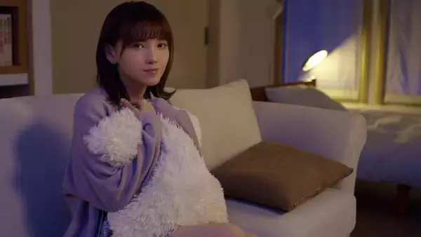 「鬼頭明里のキュート、セクシー、クールが詰まったフォトブック発売＆スペシャルMVが公開」の画像