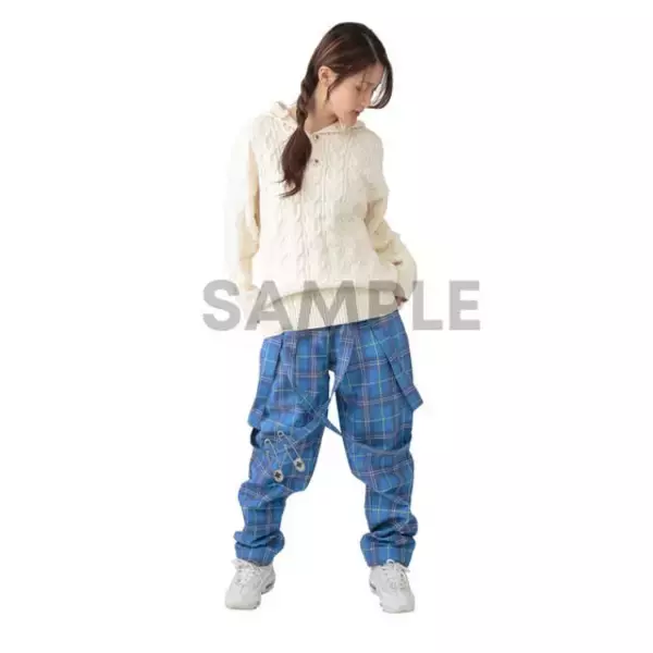 「東京リベンジャーズ」松野千冬のボトムを完全再現！ 大きな安全ピンに注目の“パンク風”アイテム発売