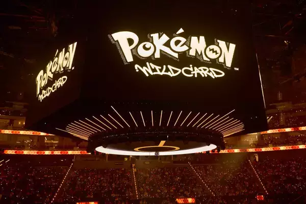 「「ポケモン」史上初！ポケカを題材にした映画「ポケモン：ワイルドカード」特報公開！ミミッキュ＆プレイヤー・ミキヤの姿が公開」の画像