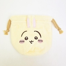 「ちいかわ」うさぎやモモンガたちの愛らしい表情をデザイン♪ふわふわ素材のフェイス巾着が登場