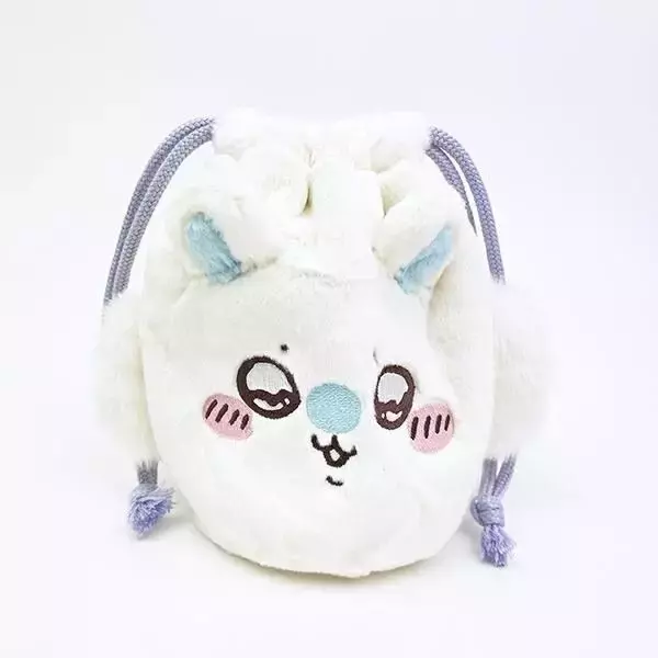 「「ちいかわ」うさぎやモモンガたちの愛らしい表情をデザイン♪ふわふわ素材のフェイス巾着が登場」の画像