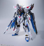 「「命は何にだって一つだ!!」ストライクフリーダムガンダムが再び舞い降りる！ METAL BUILD リバイバル版が6月27日発売」の画像1