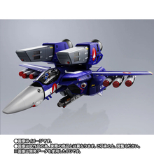「マクロス」天才マックスの駆る「VF-1J スーパーバルキリー」が初のDX超合金化！ ファイター、バトロイド、ガウォークへの三段変形、翼下には反応弾も装備！
