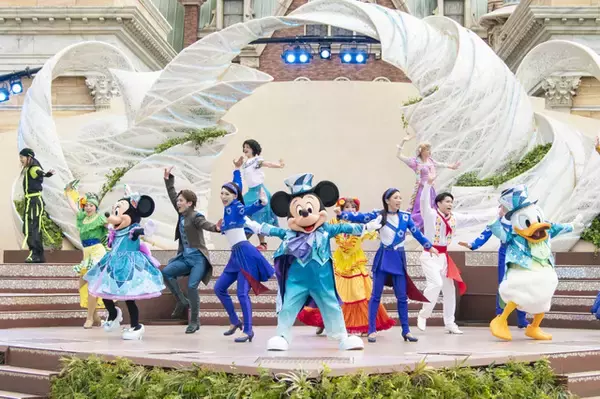 「ミッキーたちがTDS25周年衣装で初登場！人気ショー「ダンス・ザ・グローブ！」写真が大ボリュームで到着【ディズニー】」の画像