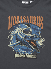 「ジュラシック・ワールド」×GUコラボ！ 世界観をヴィンテージ風グラフィックでTシャツに！ 人気のモササウルスも登場